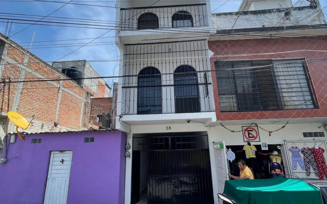 Casa en venta o renta en calle vía central, centro del municipio de Jojutla,Morelos. Cerca del oxxo de la cabeza de Juarez.